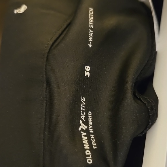 Old Navy NWOT Men's Active Tech Hybrid 4 Way Stretch Shorts - Picture 3 of 3